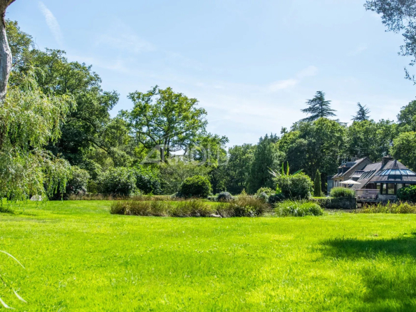 Moulin  rénové, Havre  de paix  aux  portes  de  Vannes