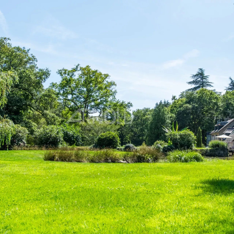 Au  coeur  de  Rochefort  -en  -Terre : Manoir  de  caractére