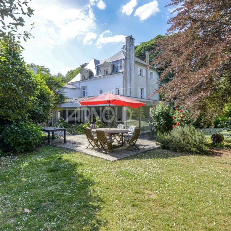 Charming stone property dating from the 17th and 18th centuries.