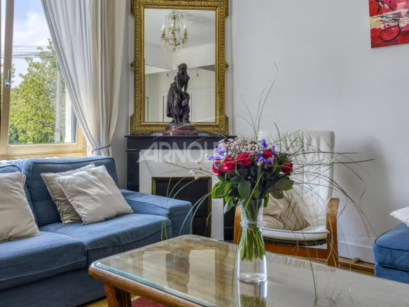 Nantes Perverie – Impasse privée – Belle maison familiale années 30 -7 chambres + locatif ou bureaux