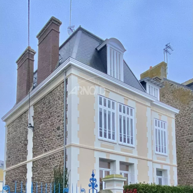Villa récente dans un cadre bucolique à Hyères