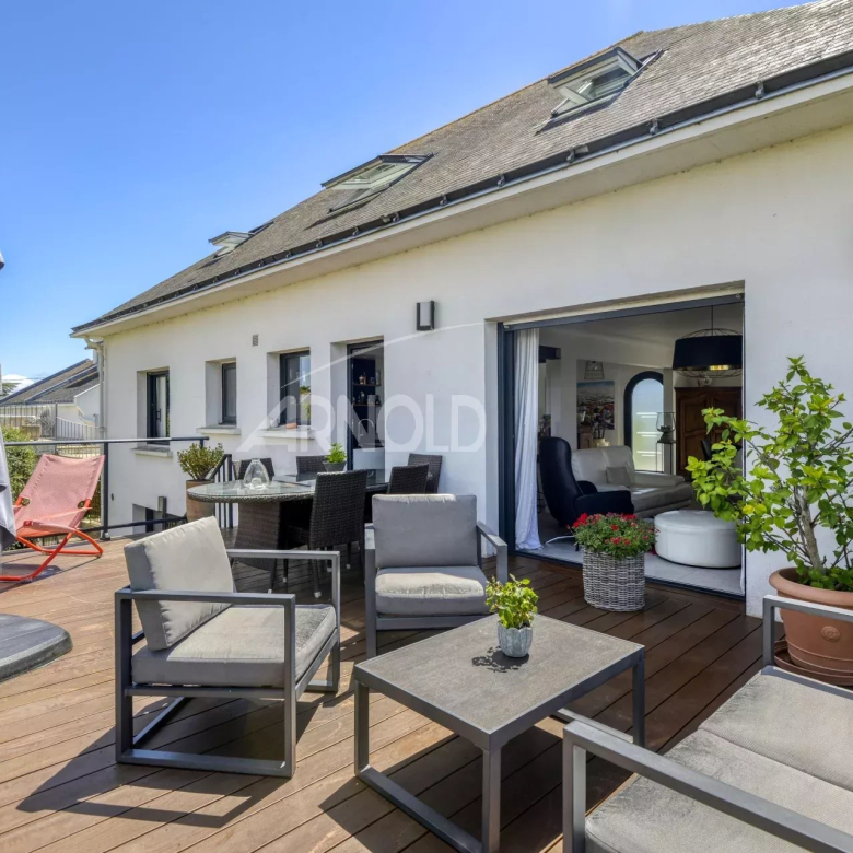 La Chapelle Sur Erdre – Maison familiale de standing avec piscine et  bureau indépendant