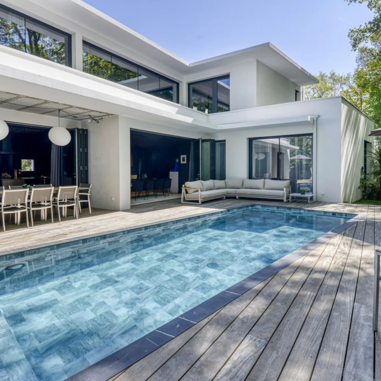 Architect-designed house in Saint Goustan.