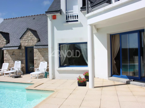A  La  Trinité  sur  Mer  maison  avec  piscine