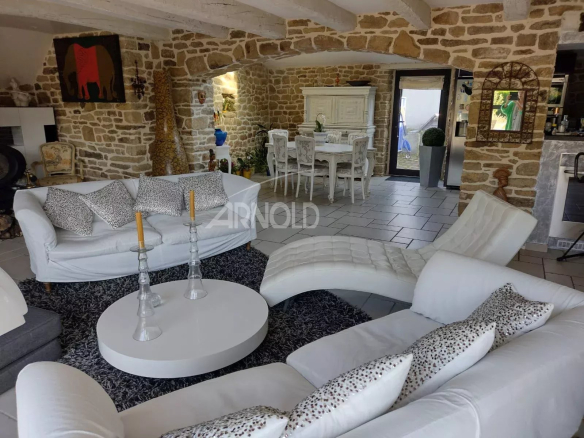 Chaumière  de  prestige  entre  golf et mer