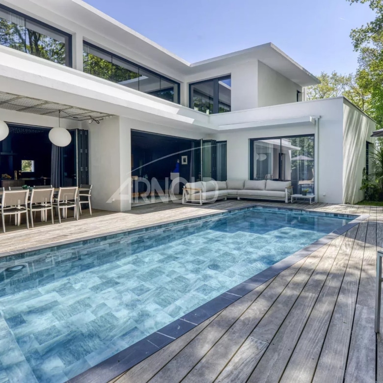 Luxury real estate photo | Charming Properties