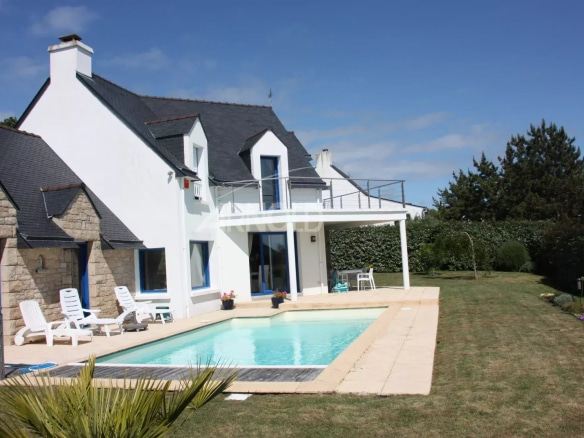 House with swimming pool in La Trinité-sur-Mer