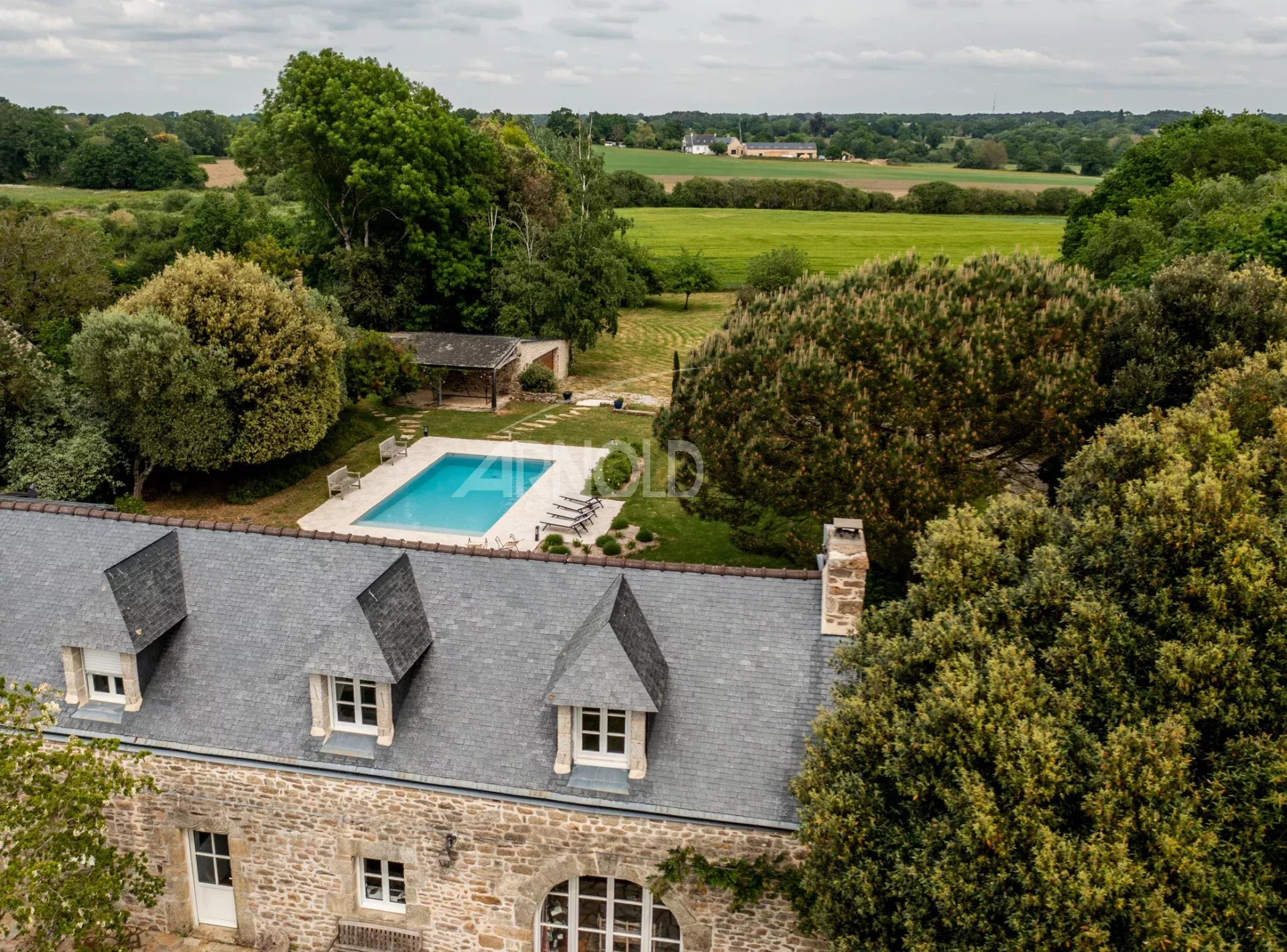 Stone farmhouse with swimming pool Stone farmhouse with swimming pool in a peaceful hamlet in Baden, overlooking the countryside.