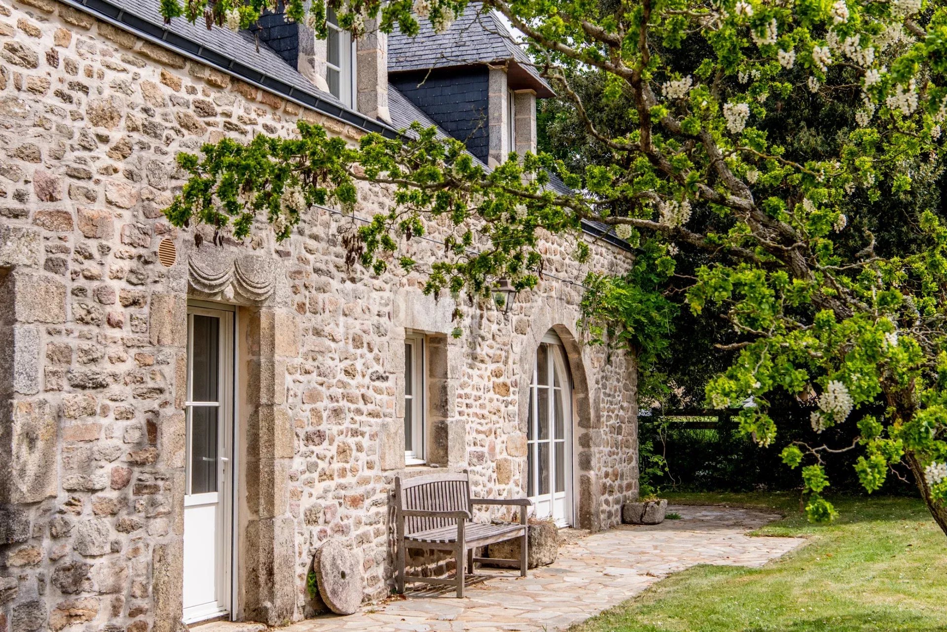 Stone farmhouse with swimming pool in Baden Stone farmhouse with garden and swimming pool, located in Baden, in a peaceful hamlet.