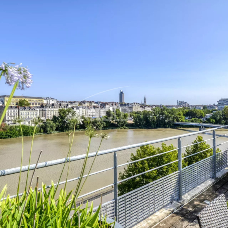 Luxury real estate photo | Charming Properties
