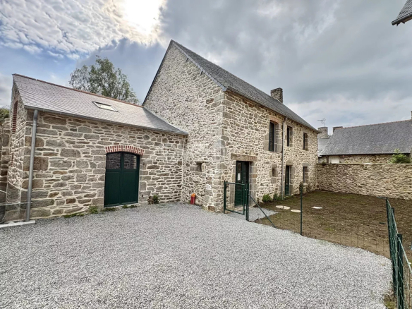 Renovated stone house with garden in Saint-Suliac, near the Rance river.
