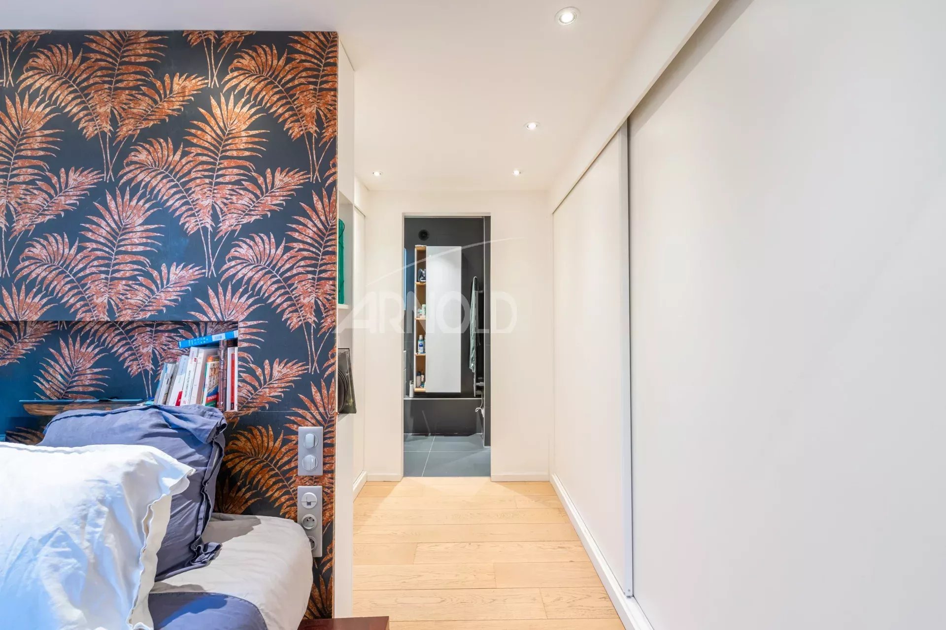 Duplex 127m² dans un hôtel particulier à Paris 9 Intérieur d'un duplex de 127 m² avec décoration moderne dans un hôtel particulier à Paris 9ème.