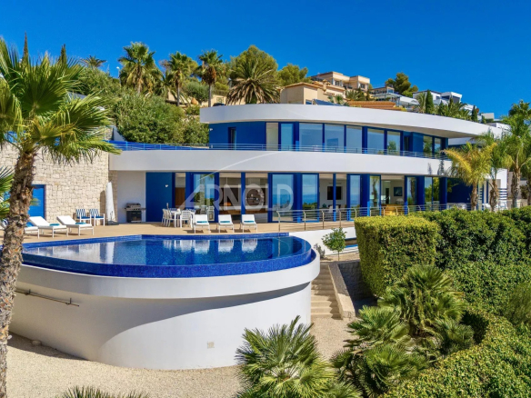 Modern villa with pool and sea view in Calpe, Alicante.