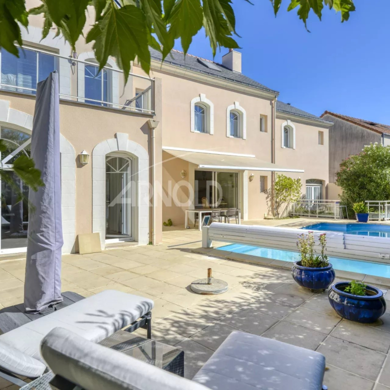 Luxury real estate photo | Charming Properties