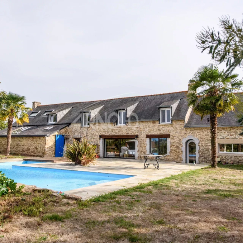 Luxury real estate photo | Charming Properties