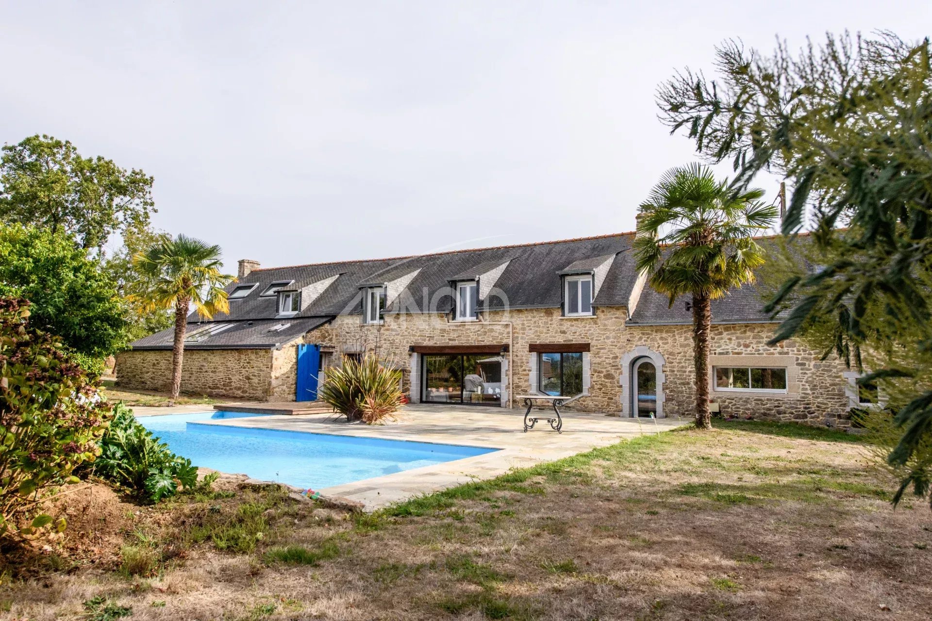 Contemporary farmhouse with swimming pool Contemporary farmhouse with swimming pool in a peaceful hamlet in Surzur.