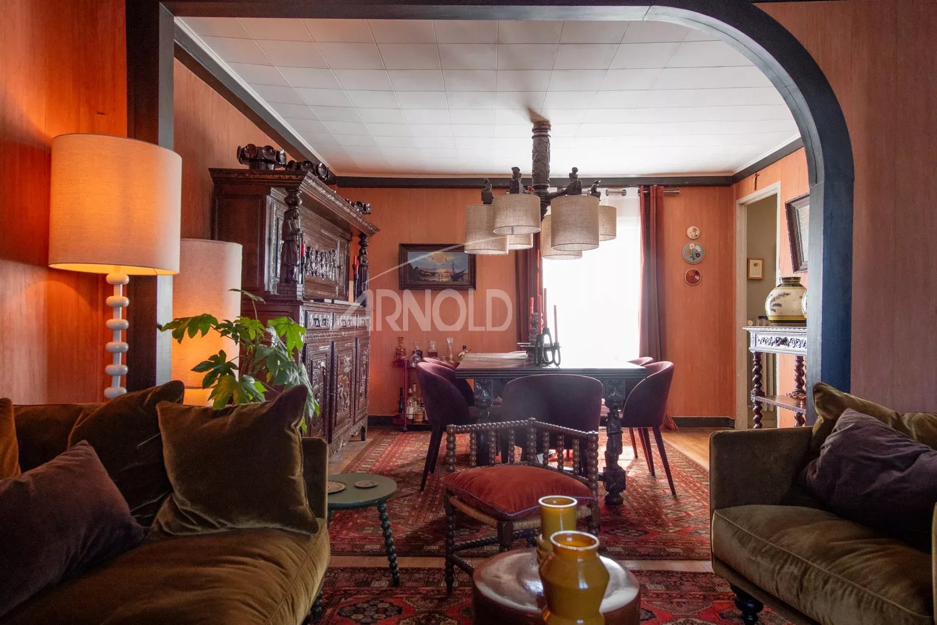 Intérieur d’une maison à Belz Intérieur d'une maison de charme à Belz, avec salon et mobilier ancien.