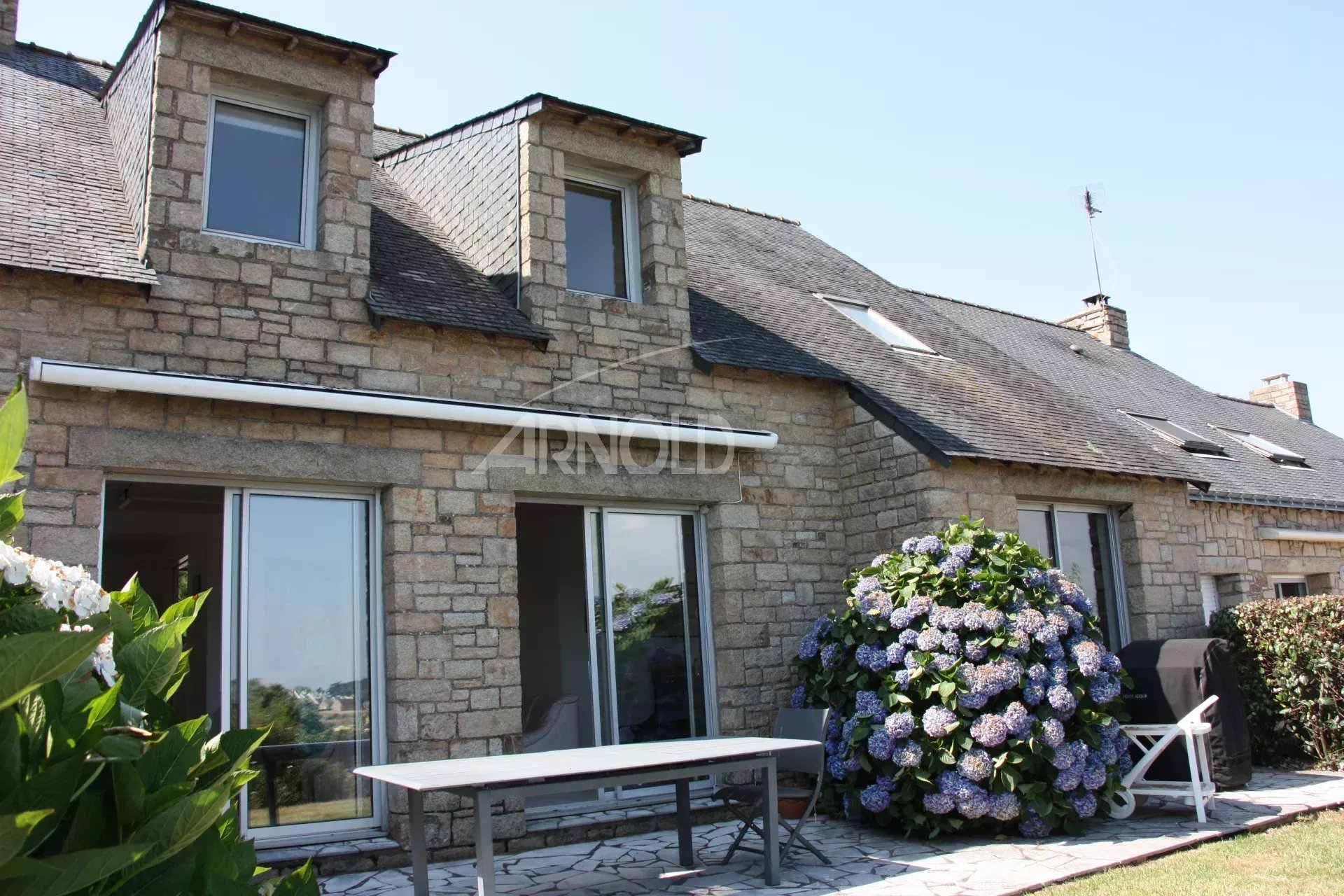 Maison à Arzon avec vue océan Maison en pierre avec jardin, vue sur l'océan à Arzon