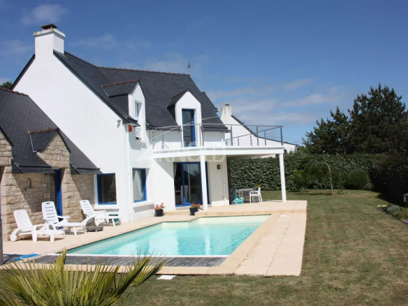 Maison avec piscine chauffée dans un jardin paysagé à La Trinité-sur-Mer