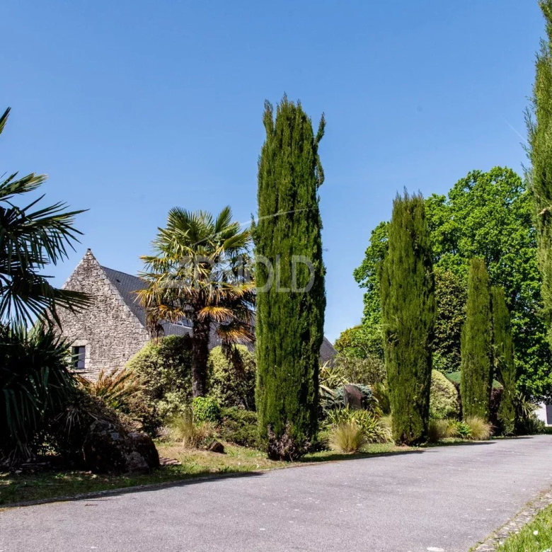 Luxury real estate photo | Charming Properties
