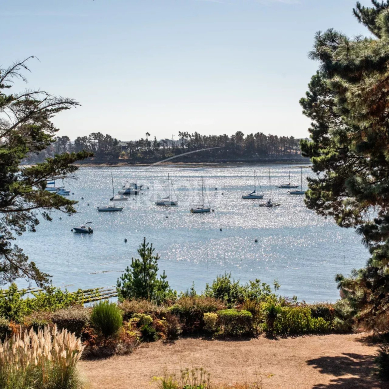 Luxury real estate photo | Charming Properties
