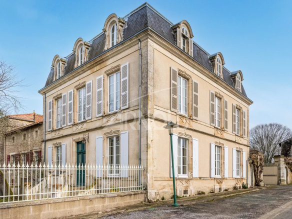 Propriété plein bourg
