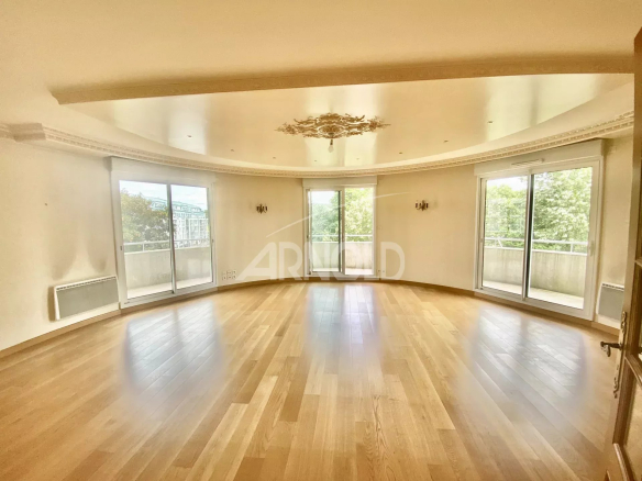 Rennes center – T4 apartment of 168.30 m2 – 3 bedrooms
