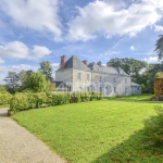 MANOIR