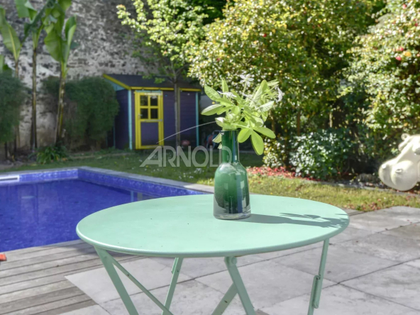 Rare , quartier Talensac ancienne avec piscine