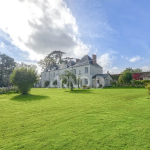 MANOIR