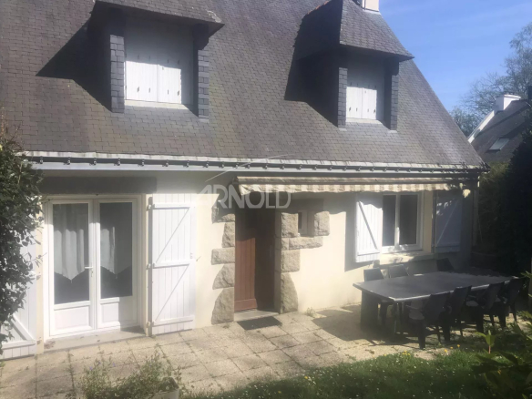 House with high potential between nature and amenities