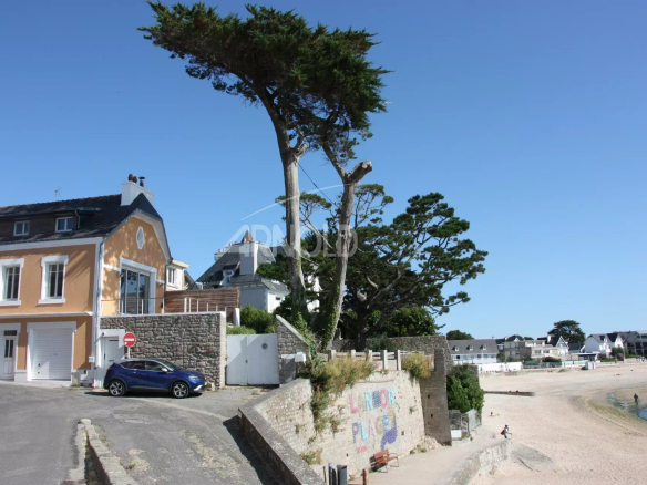 Larmor beach location and exceptional view