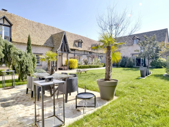 HIGH-END FAMILY OWNED PROPERTY