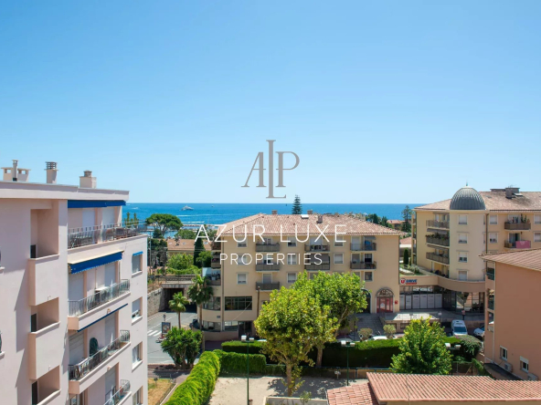 CENTRE VILLE – APPARTEMENT  A RENOVER – 3 CHAMBRES – VUE MER