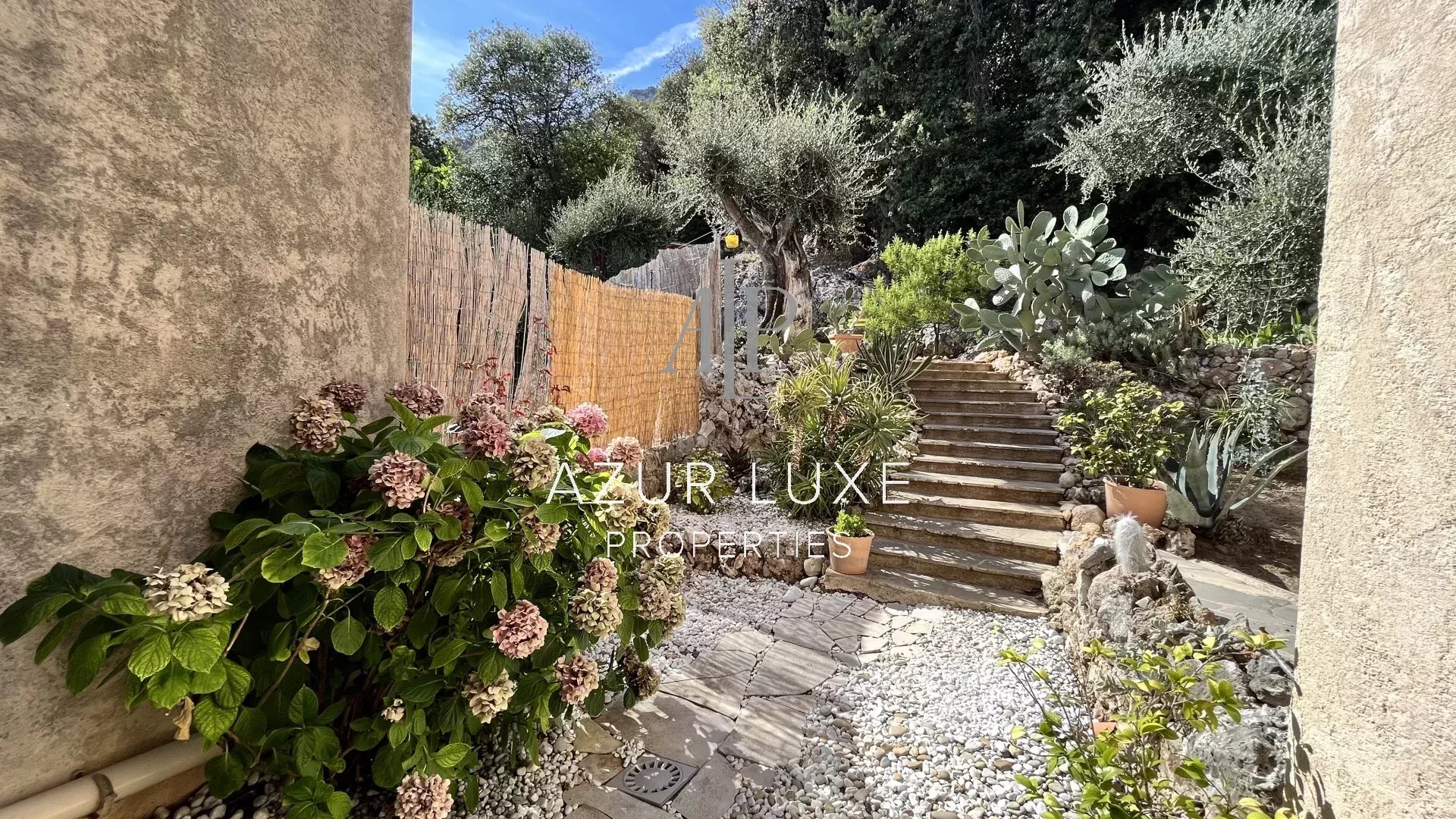 608a90893a16d9e6f02bcea685a34bf7_8b4af814b4_1920-original