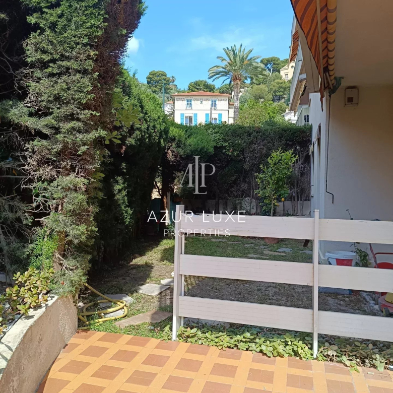 Luxury renovated 2-bedroom apartment with terrace – Musicians, Nice