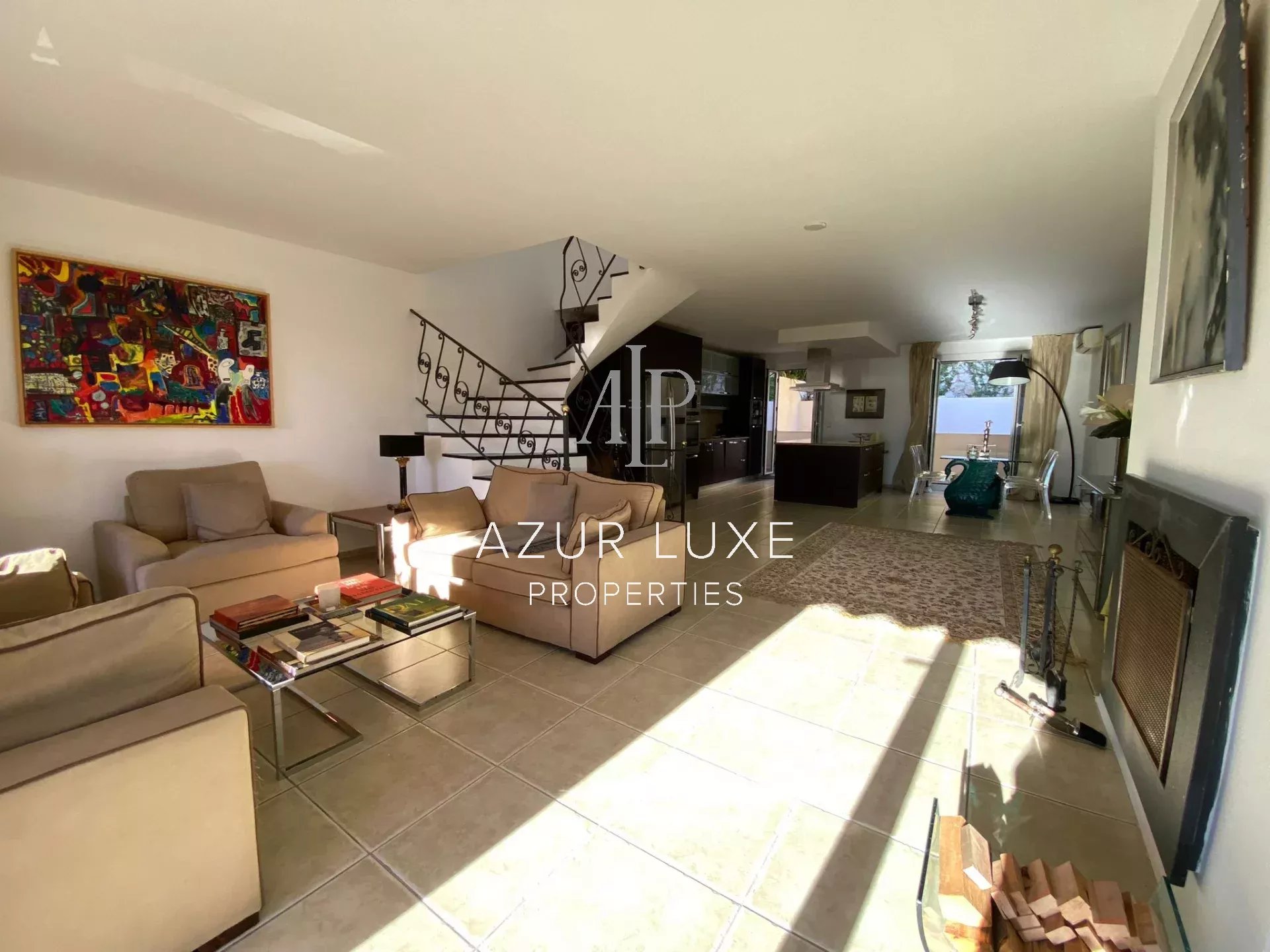 165a53793175b4f4fa2ed0dc17480030_d141e00f09_1920-original