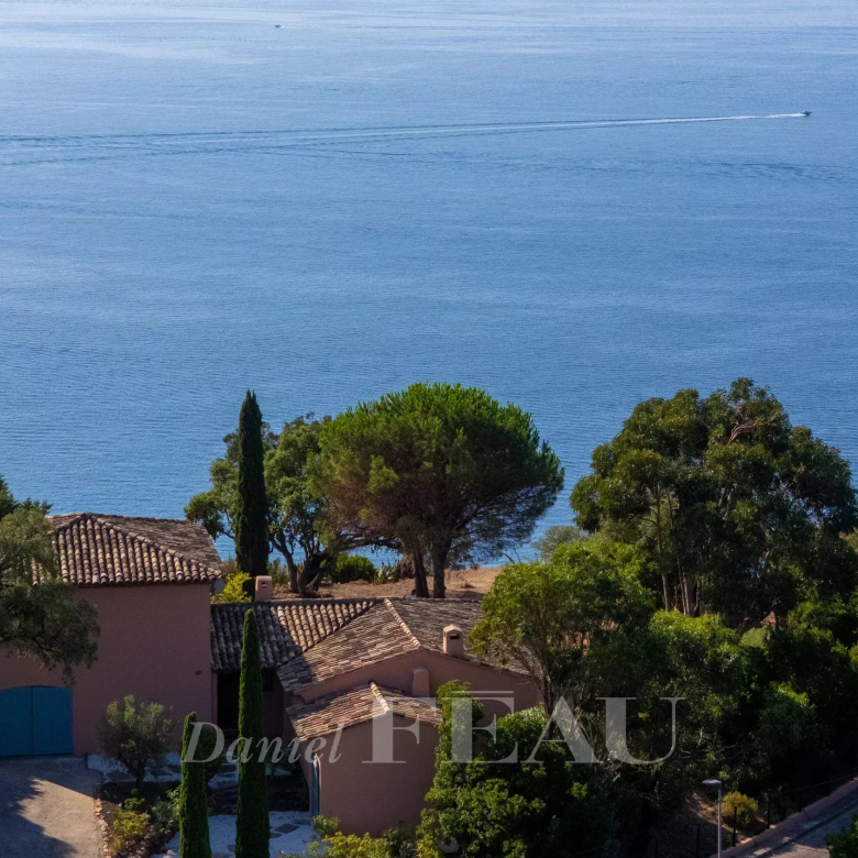 Luxury real estate photo | Charming Properties