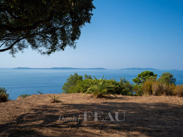 Panoramic sea view from a property in Rayol-Canadel-sur-Mer, with an open landscape.