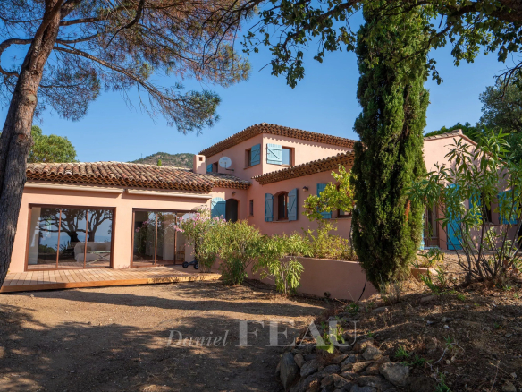 Villa in Rayol-Canadel-sur-Mer with sea and garden views, not overlooked.