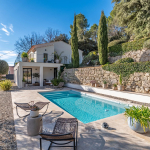 Bagnols en Forêt – Villa contemporaine vue mer