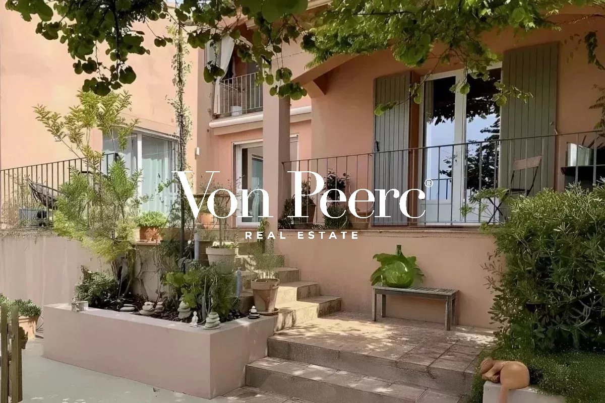 Maison à Pujaut avec jardin et piscine Maison avec jardin et terrasse, proche d'Avignon, dans un environnement calme.
