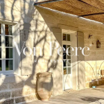 MAISON récemment rénovée proche centre de Saint-Rémy de Provence, avec 5 chambres, appartement indépendant, piscine et jardin