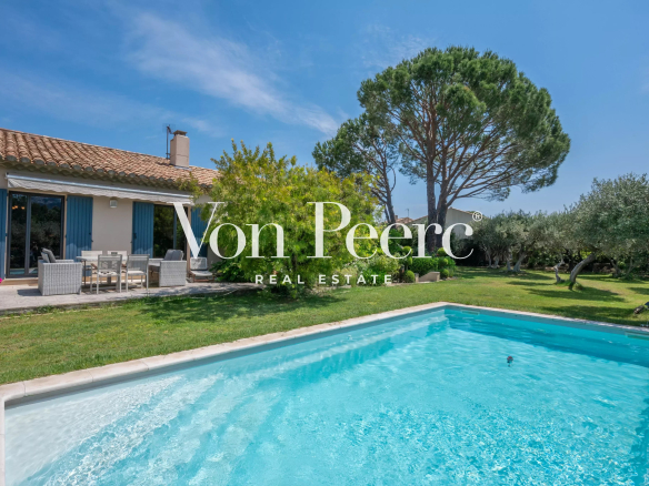 House for sale in Saint Rémy de Provence with 4 bedrooms swimming pool and garage