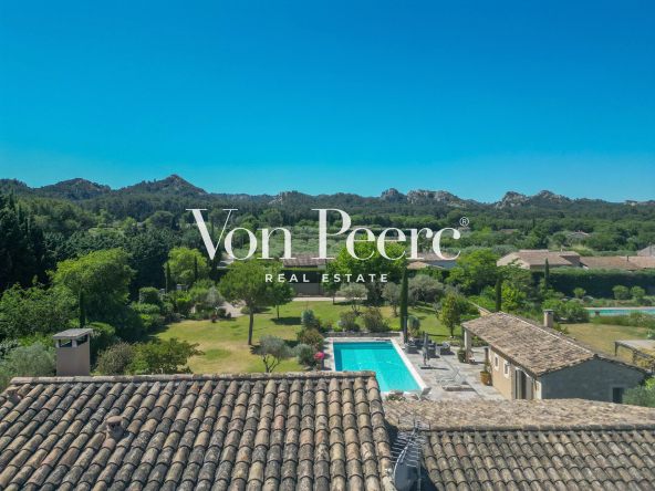 Maison de charme avec vue sur les Alpilles, piscine et dépendance à Saint-Rémy-de-Provence
