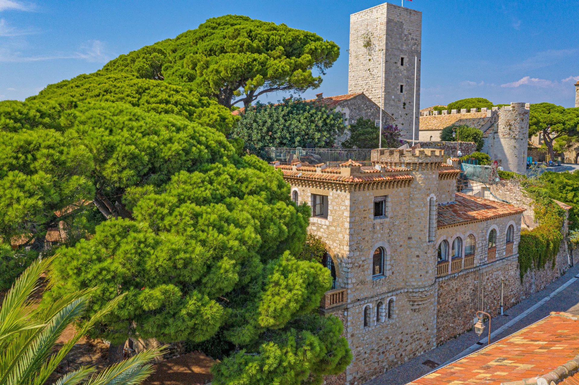 efda88e4ddeff64ad3263595c78add4c_3b237702af_1920-original