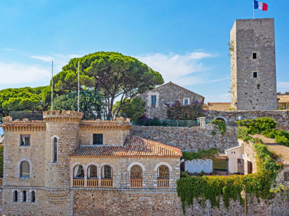 Unique, Exclusivité – Château du Suquet