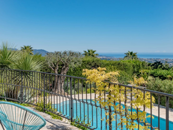 Exceptional sea view - elegance and serenity on the heights of Vence