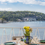 Exceptional apartment in Villefranche-sur-Mer: top floor, sea view, direct access to the port