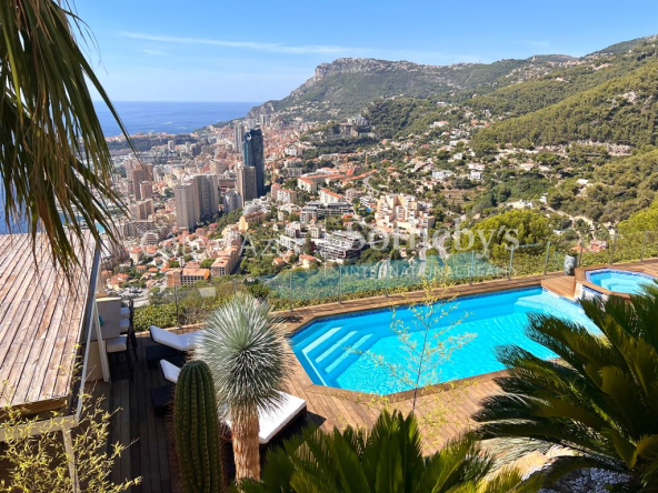Exceptional villa in Roquebrune-Cap-Martin with panoramic sea views